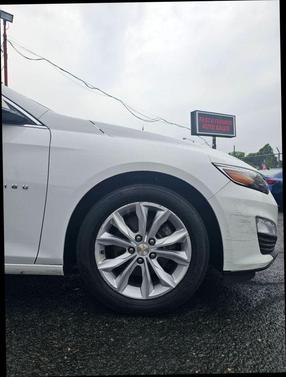 White 2022 Chevrolet Malibu FWD LT