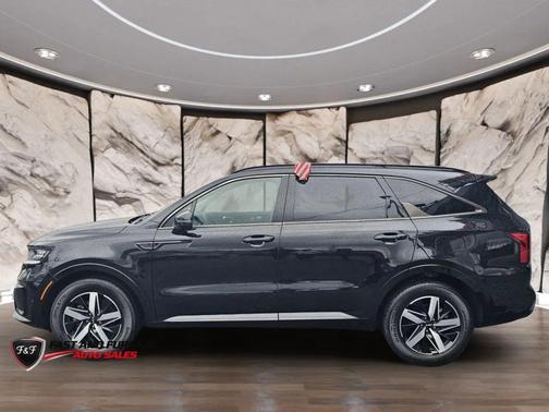 Black 2022 Kia Sorento S