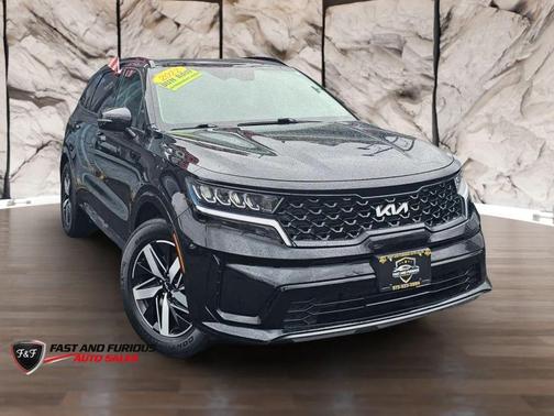 Black 2022 Kia Sorento S