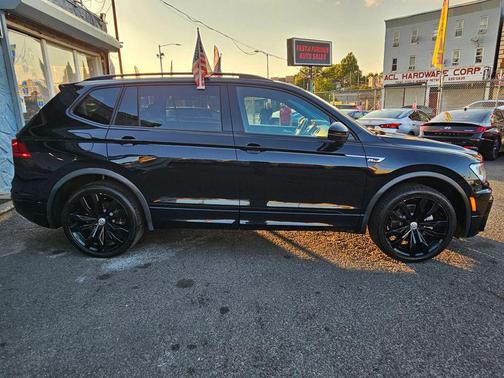 2021 Volkswagen Tiguan 2.0T SEL R-Line Black