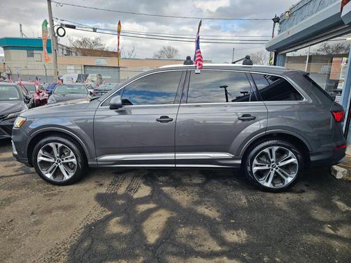 2022 Audi Q7 55 Premium Plus