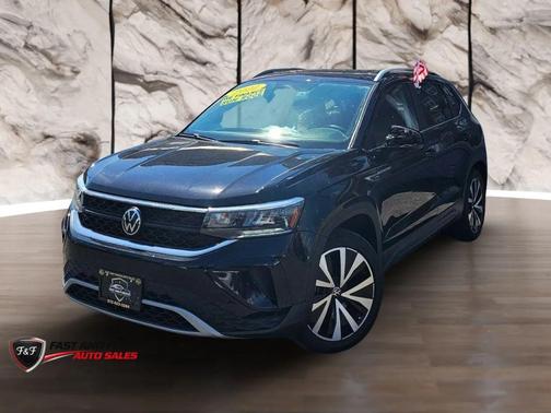 Black 2022 Volkswagen Taos 1.5T SE