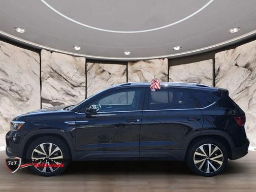 Black 2022 Volkswagen Taos 1.5T SE