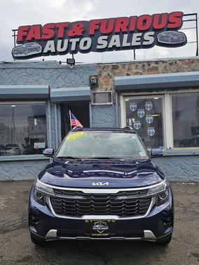 Blue 2024 Kia Seltos EX