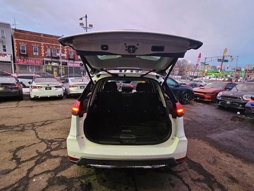 2020 Nissan Rogue SV