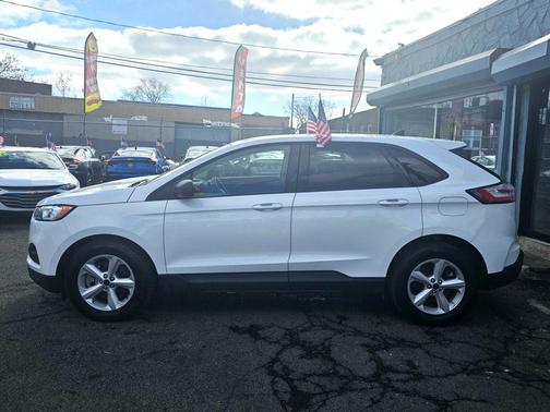 2022 Ford Edge SE