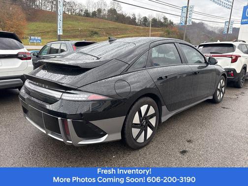 2023 Hyundai IONIQ 6 SE Standard Range