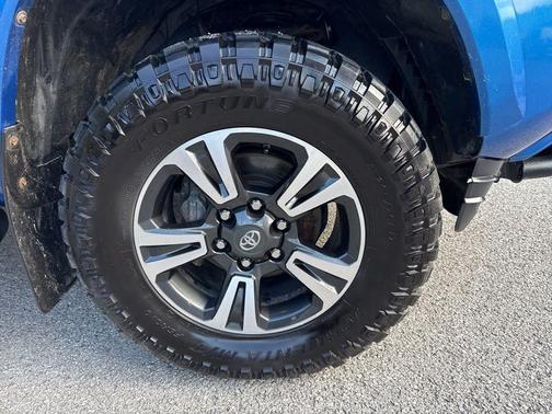 2016 Toyota Tacoma TRD Sport