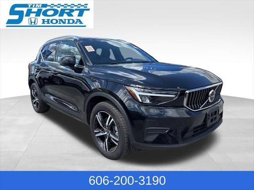 2024 Volvo XC40 B5 Core Bright Theme