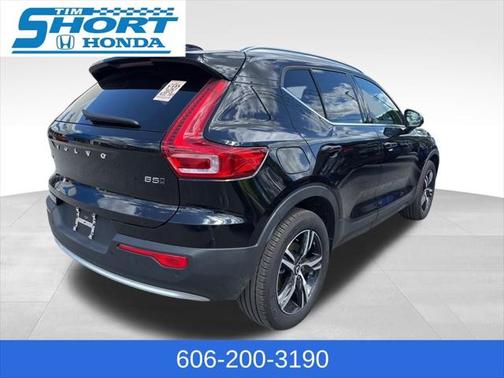 2024 Volvo XC40 B5 Core Bright Theme