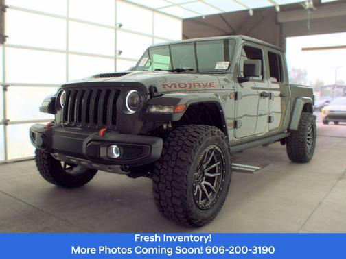 Sting-Gray Clearcoat 2022 Jeep Gladiator Mojave 4x4