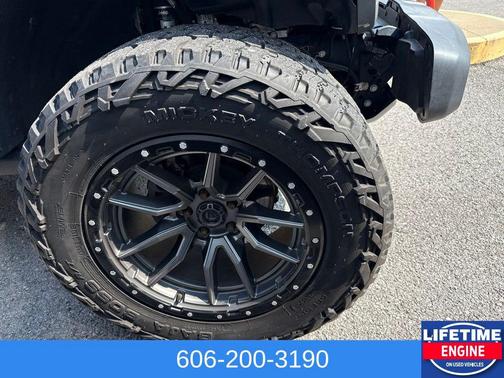 Sting-Gray Clearcoat 2022 Jeep Gladiator Mojave 4x4