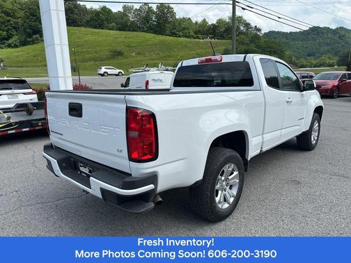 Summit White 2022 Chevrolet Colorado LT