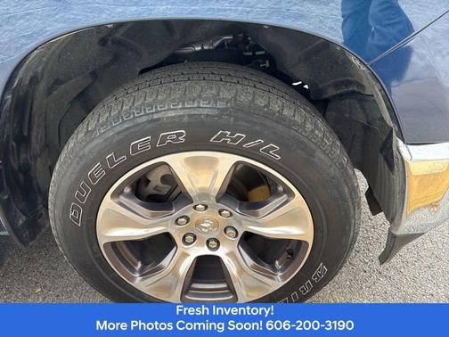 Patriot Blue Pearlcoat 2023 RAM 1500 Laramie
