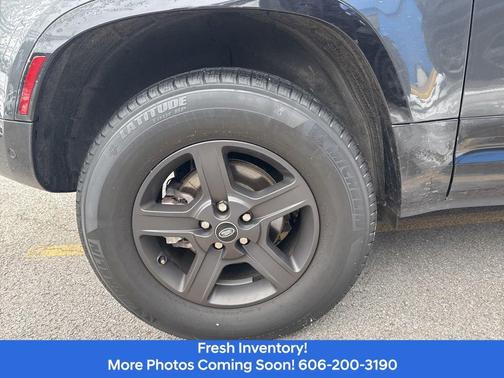 2022 Land Rover Defender 90 S