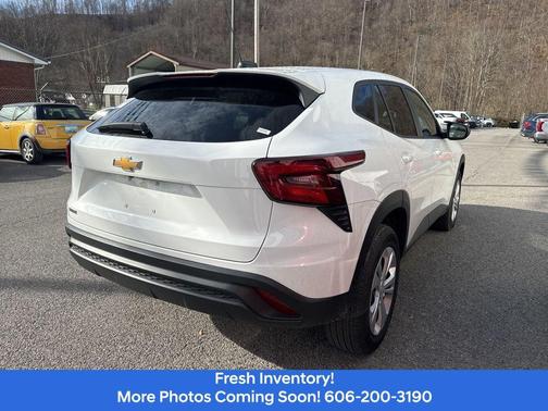 2025 Chevrolet Trax LS