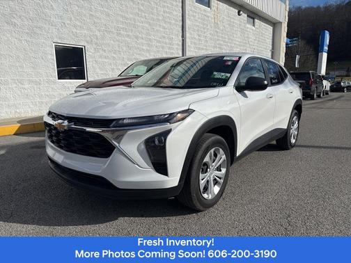 2025 Chevrolet Trax LS