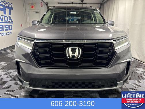 2025 Honda Pilot Touring 8-Passenger