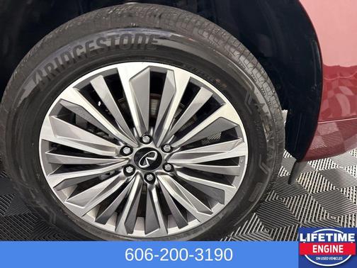 2025 INFINITI QX80 SENSORY AWD