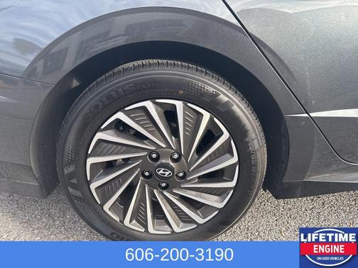 2024 Hyundai SONATA Hybrid SE