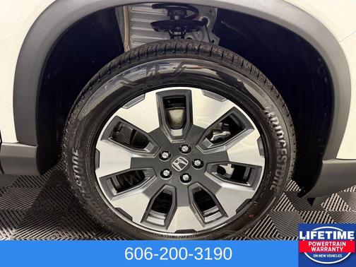 Platinum White Pearl 2026 Honda Pilot Elite