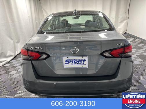 2022 Nissan Versa 1.6 SV