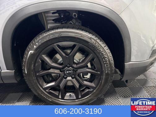 2025 Honda Pilot Touring 8-Passenger