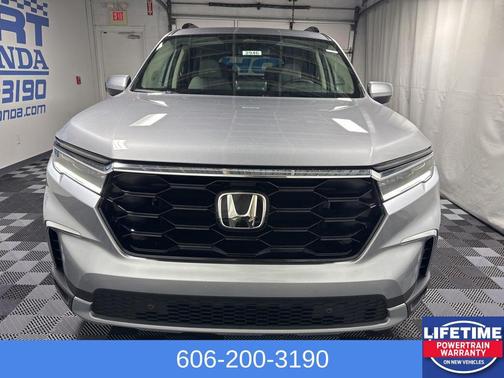 2025 Honda Pilot Touring 8-Passenger