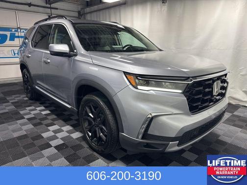 2025 Honda Pilot Touring 8-Passenger