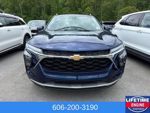 Blue Glow Metallic 2024 Chevrolet Trax LT