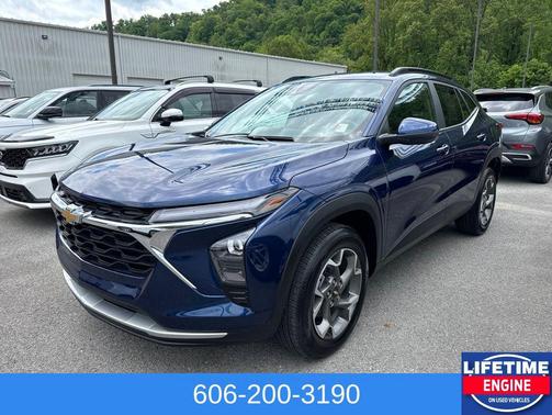 Blue Glow Metallic 2024 Chevrolet Trax LT