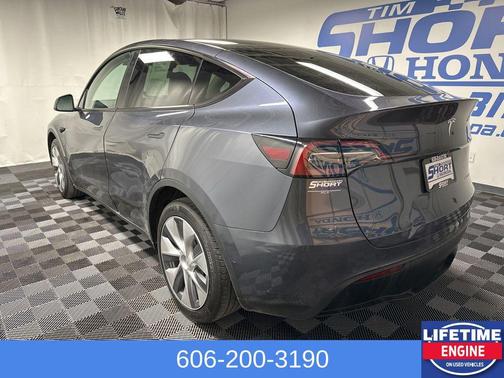 2022 Tesla Model Y Long Range Dual Motor All-Wheel Drive