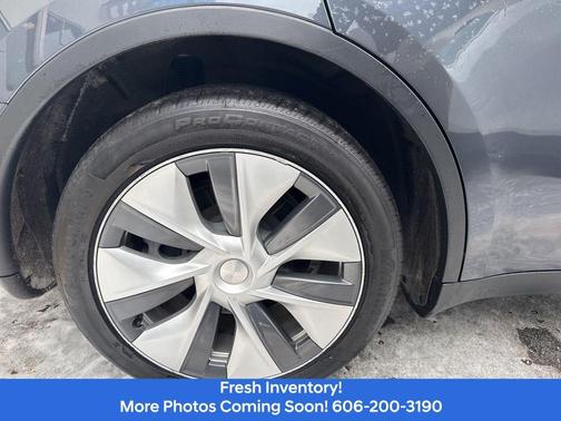 2022 Tesla Model Y Long Range Dual Motor All-Wheel Drive