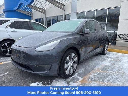 2022 Tesla Model Y Long Range Dual Motor All-Wheel Drive