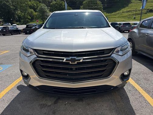 Silver Ice Metallic 2019 Chevrolet Traverse Premier