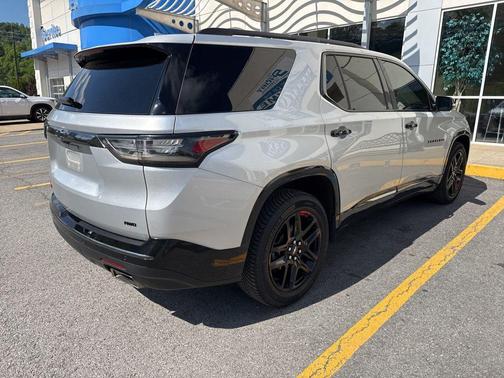 Silver Ice Metallic 2019 Chevrolet Traverse Premier