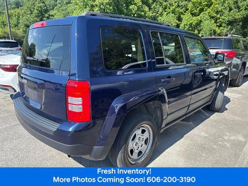 True Blue Pearlcoat 2017 Jeep Patriot Sport
