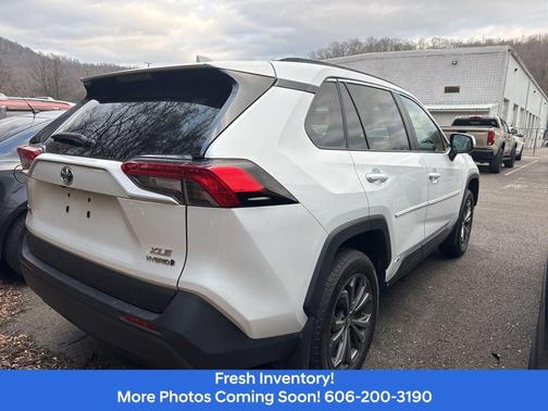 2024 Toyota RAV4 Hybrid XLE Premium