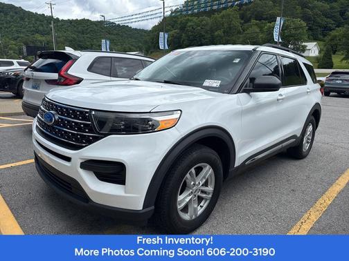 Oxford White 2021 Ford Explorer XLT