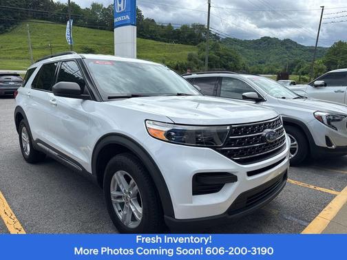 Oxford White 2021 Ford Explorer XLT