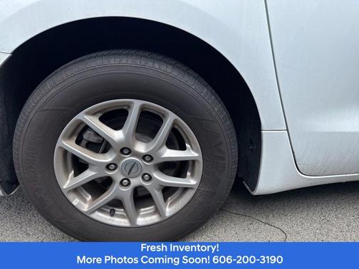 Bright White Clearcoat 2025 Chrysler Pacifica L