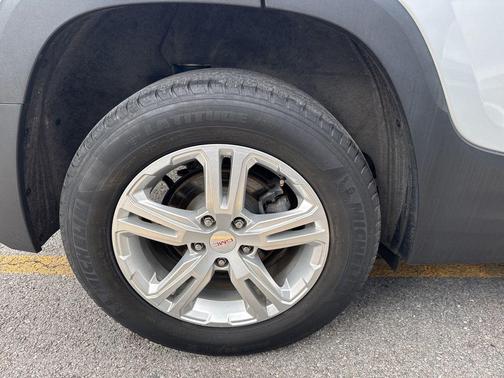 Quicksilver Metallic 2019 GMC Terrain SLE