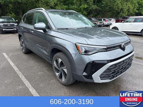 Platinum Gray Metallic 2025 Volkswagen Taos 1.5T SE