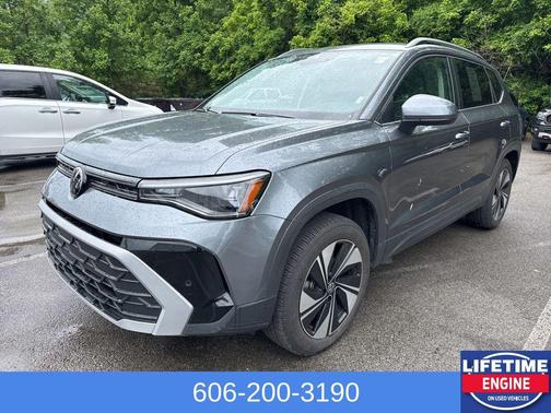 Platinum Gray Metallic 2025 Volkswagen Taos 1.5T SE