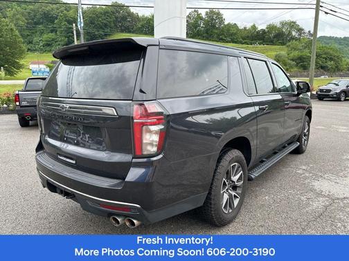 Dark Ash Metallic 2022 Chevrolet Suburban 4WD Z71