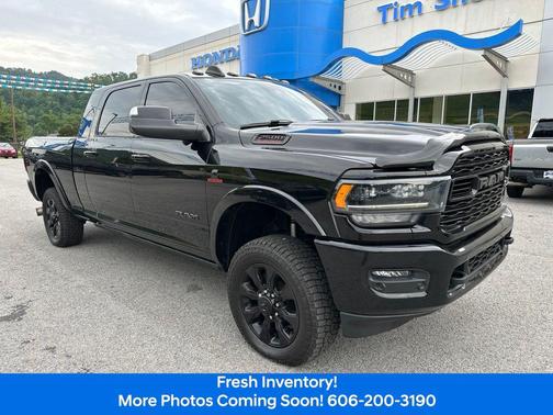 Diamond Black Crystal Pearlcoat 2021 RAM 2500 Limited Mega Cab 4x4 6'4' Box