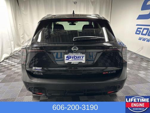 2025 Nissan Kicks SR