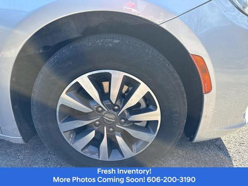 2022 Chrysler Pacifica Hybrid Touring L