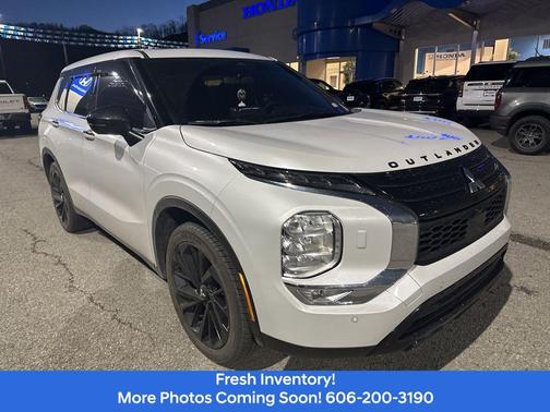 2024 Mitsubishi Outlander SE Black Edition w/Pano Roof S-AWC