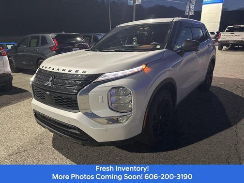 2024 Mitsubishi Outlander SE Black Edition w/Pano Roof S-AWC